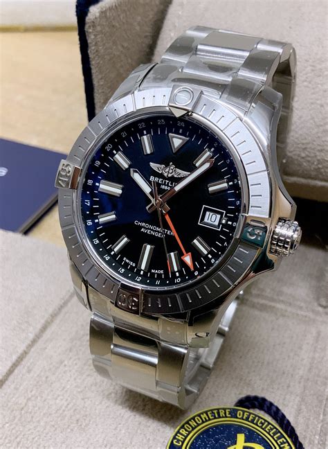 Breitling Avenger Automatic 43 A32397 .